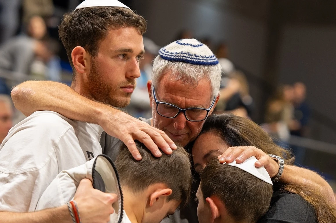 Concentración en "Los Dedos" por una paz que implique el "reconocimiento del otro"